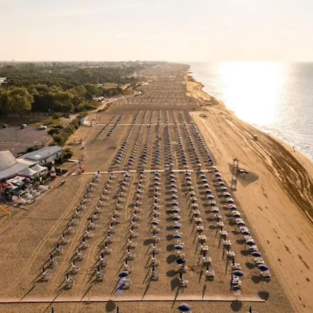 Flat With Terrace Close To 아파트 비비오네