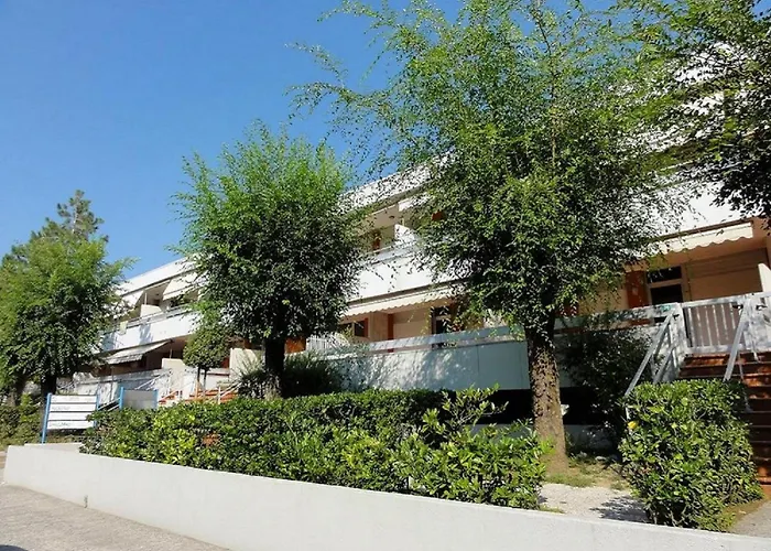 Flat With Terrace Close To Μπιμπιόνε